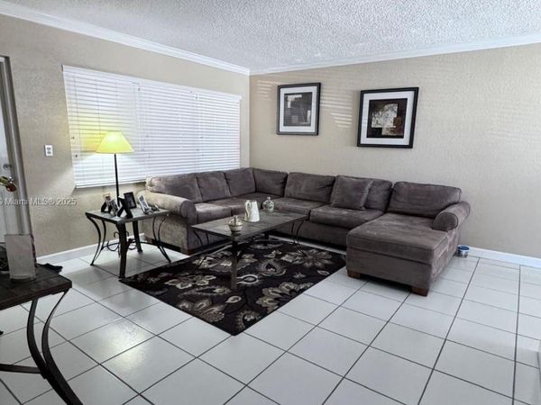 2451 NE 49th St, Unit 213, Fort Lauderdale, FL 33308