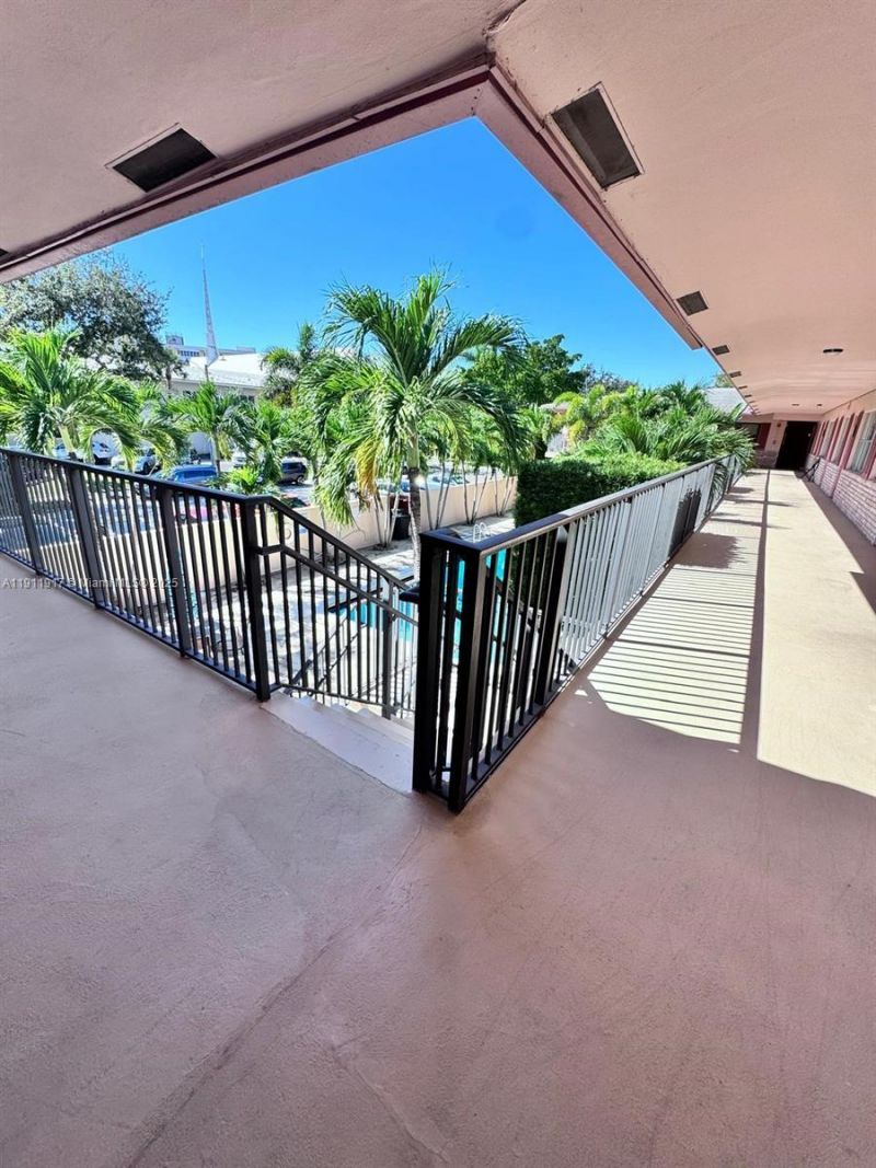 2451 NE 49th St, Unit 213, Fort Lauderdale, FL 33308 Photo