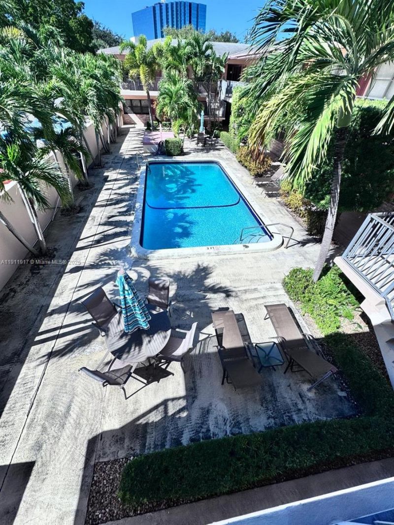 2451 NE 49th St, Unit 213, Fort Lauderdale, FL 33308 Photo