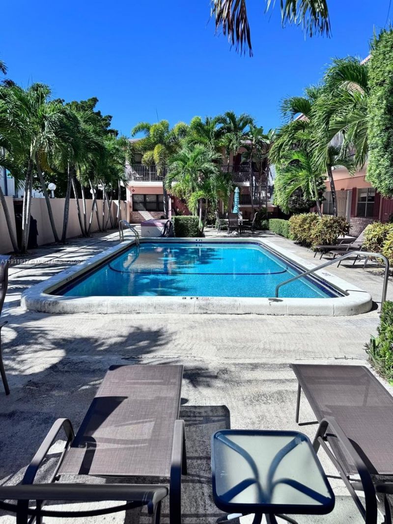 2451 NE 49th St, Unit 213, Fort Lauderdale, FL 33308 Photo