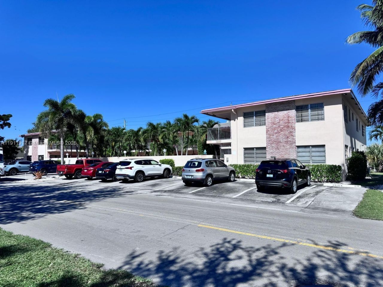 2451 NE 49th St, Unit 213, Fort Lauderdale, FL 33308 Photo