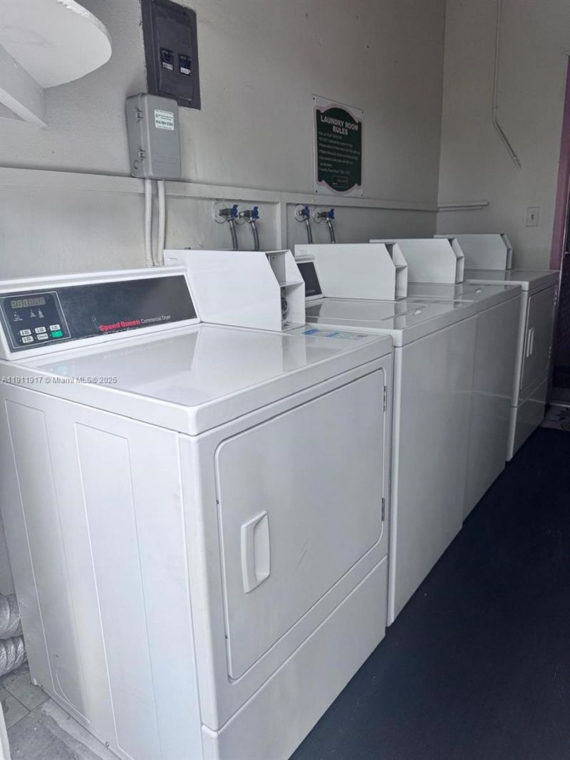 2451 NE 49th St, Unit 213, Fort Lauderdale, FL 33308 Photo