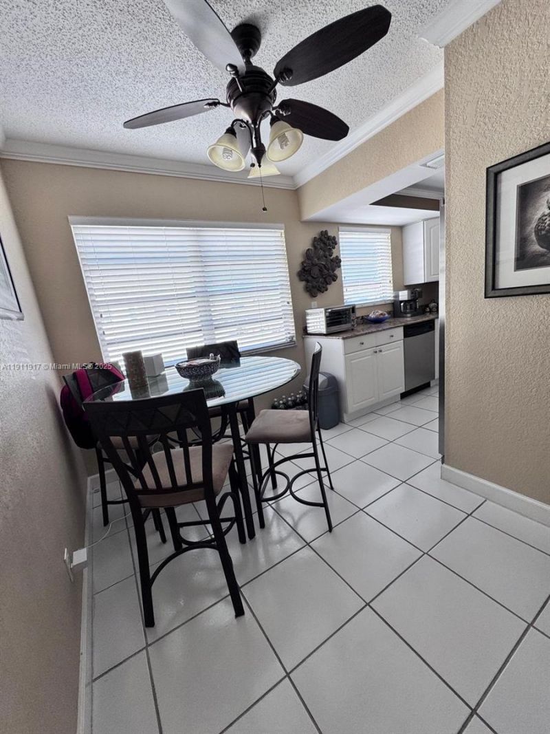 2451 NE 49th St, Unit 213, Fort Lauderdale, FL 33308 Photo