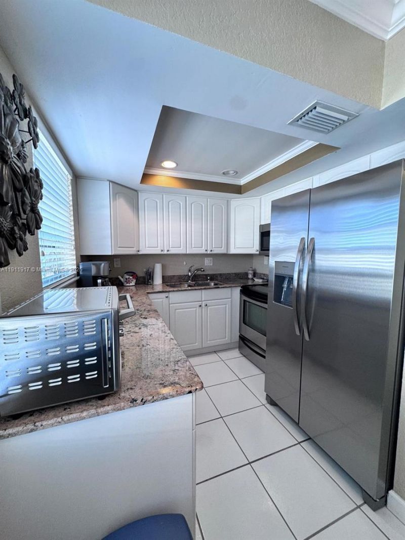 2451 NE 49th St, Unit 213, Fort Lauderdale, FL 33308 Photo