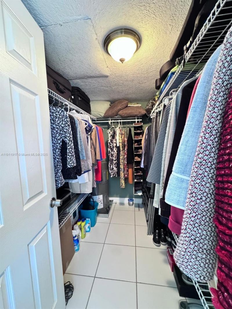 2451 NE 49th St, Unit 213, Fort Lauderdale, FL 33308 Photo