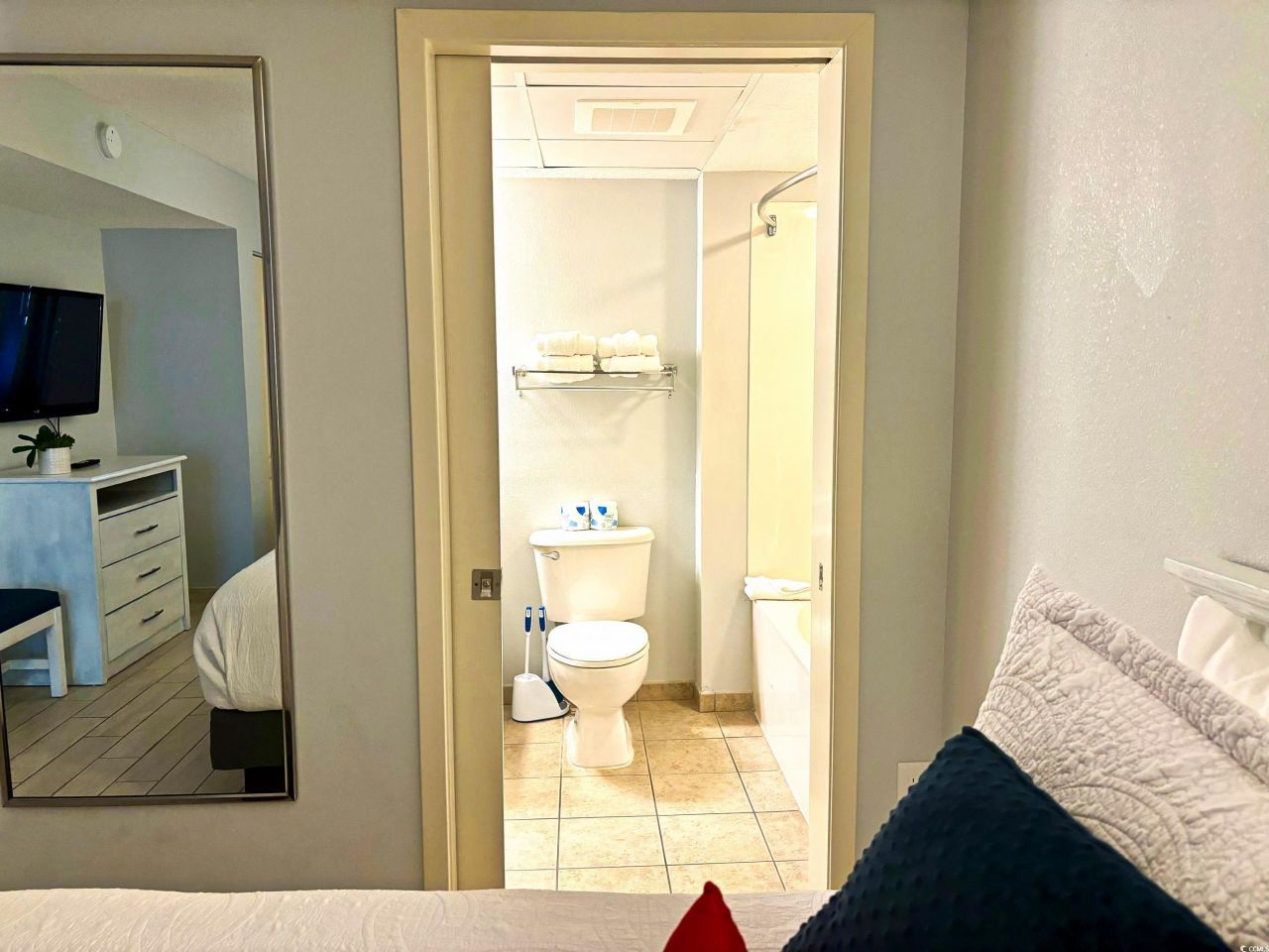 2504 N Ocean Blvd. Photo 23