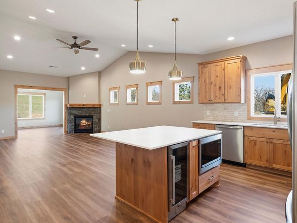 1093 Legend Lane, River Falls, WI 54022