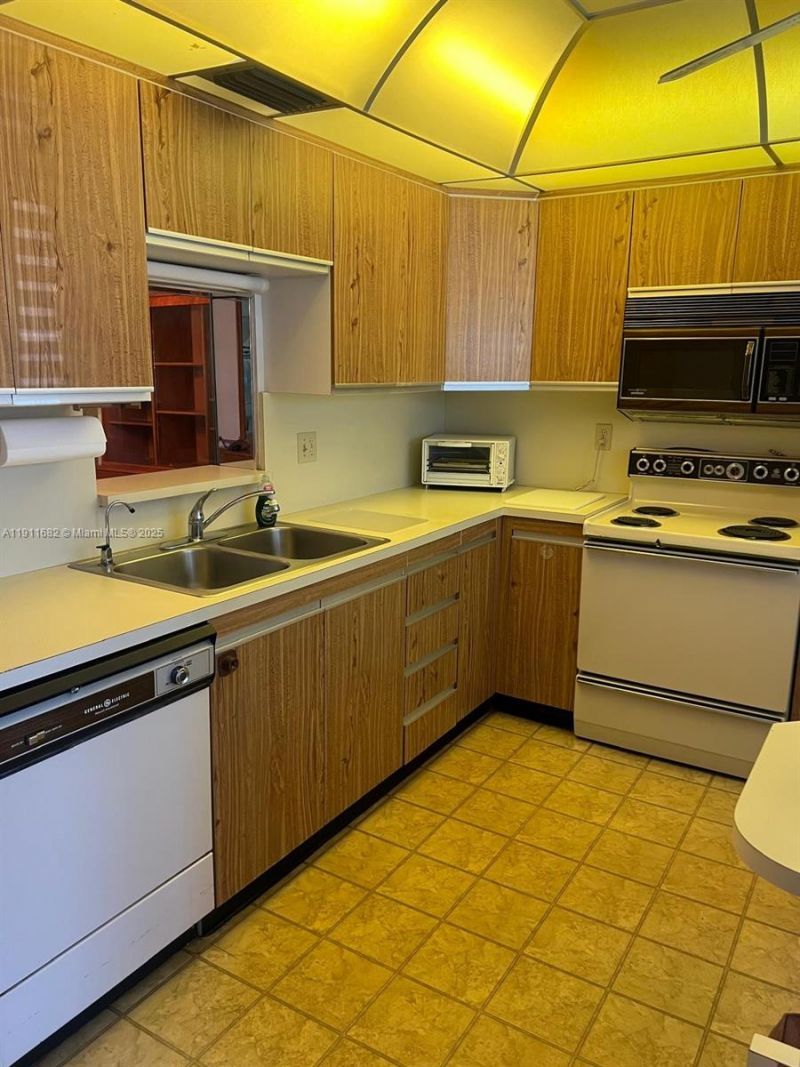 3102 Portofino Pt, Unit M2, Coconut Creek, FL 33066 Photo