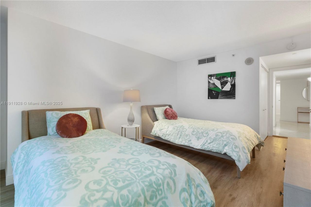 2101 Brickell Ave, Unit 606, Miami, FL 33129 Photo