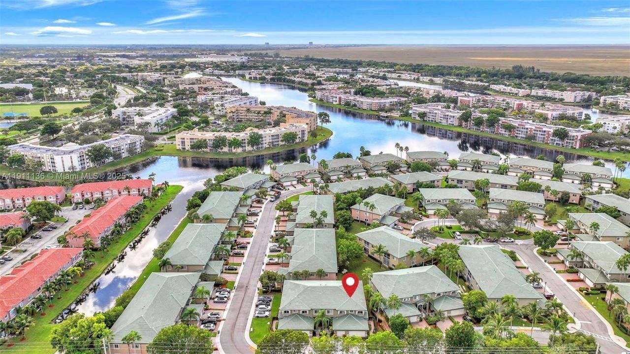 7921 E Exeter Blvd E, Unit 202, Tamarac, FL 33321 Photo