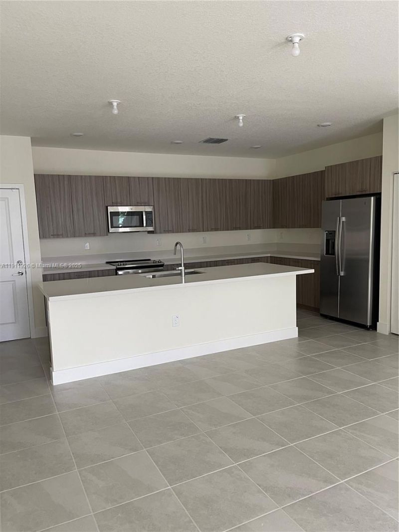 4553 NW 83rd Path, Unit 4553, Doral, FL 33166 Photo