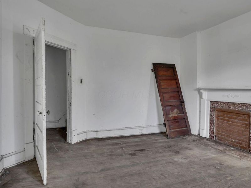 292 E Barthman Avenue, Columbus, OH 43207 Photo 12