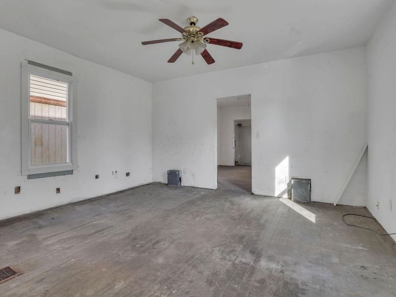 292 E Barthman Avenue, Columbus, OH 43207 Photo 13