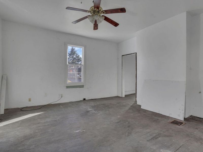 292 E Barthman Avenue, Columbus, OH 43207 Photo 14