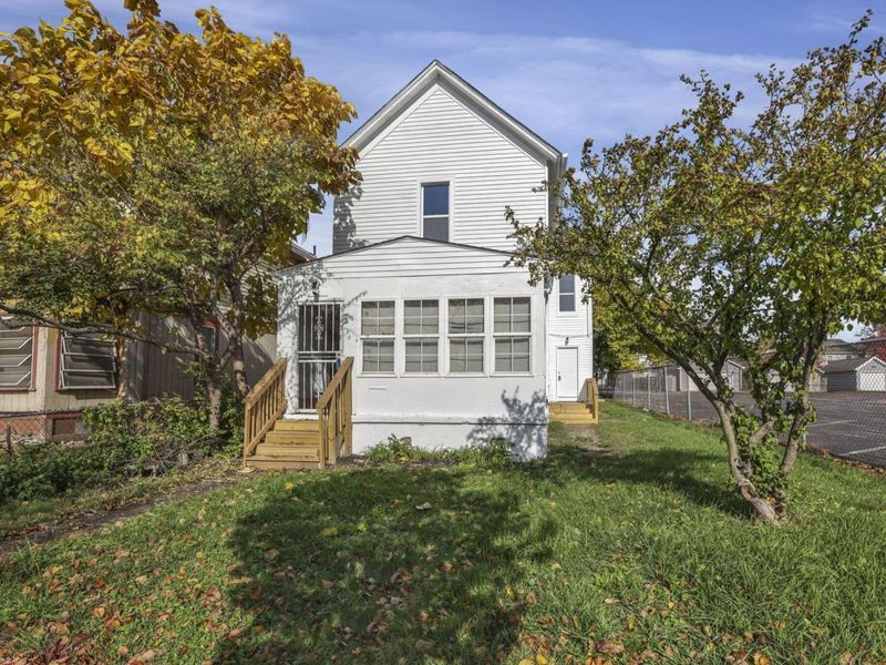 292 E Barthman Avenue, Columbus, OH 43207 Photo 2