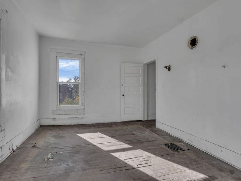 292 E Barthman Avenue, Columbus, OH 43207 Photo 34