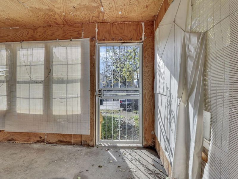 292 E Barthman Avenue, Columbus, OH 43207 Photo 7