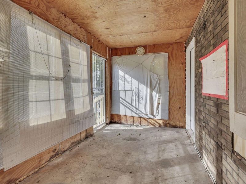 292 E Barthman Avenue, Columbus, OH 43207 Photo 8