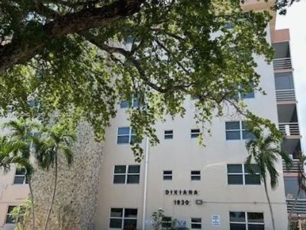 1830 Dixieanna St, Unit 301, Hollywood, FL 33020