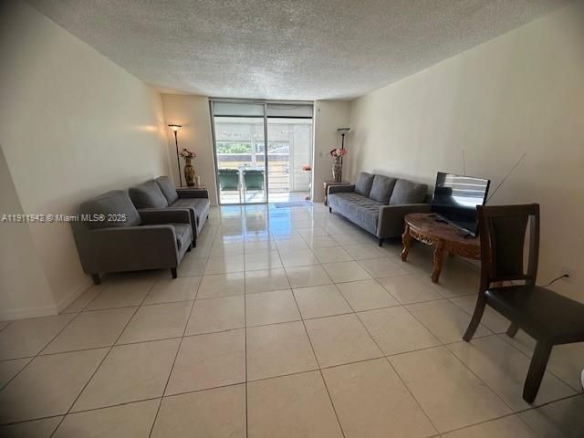 1830 Dixieanna St, Unit 301, Hollywood, FL 33020 Photo