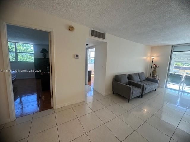 1830 Dixieanna St, Unit 301, Hollywood, FL 33020 Photo
