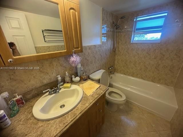 1830 Dixieanna St, Unit 301, Hollywood, FL 33020 Photo