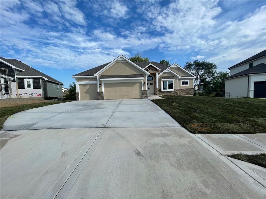 8512 NW 90th Terrace, Kansas City, MO 64153 Main Photo