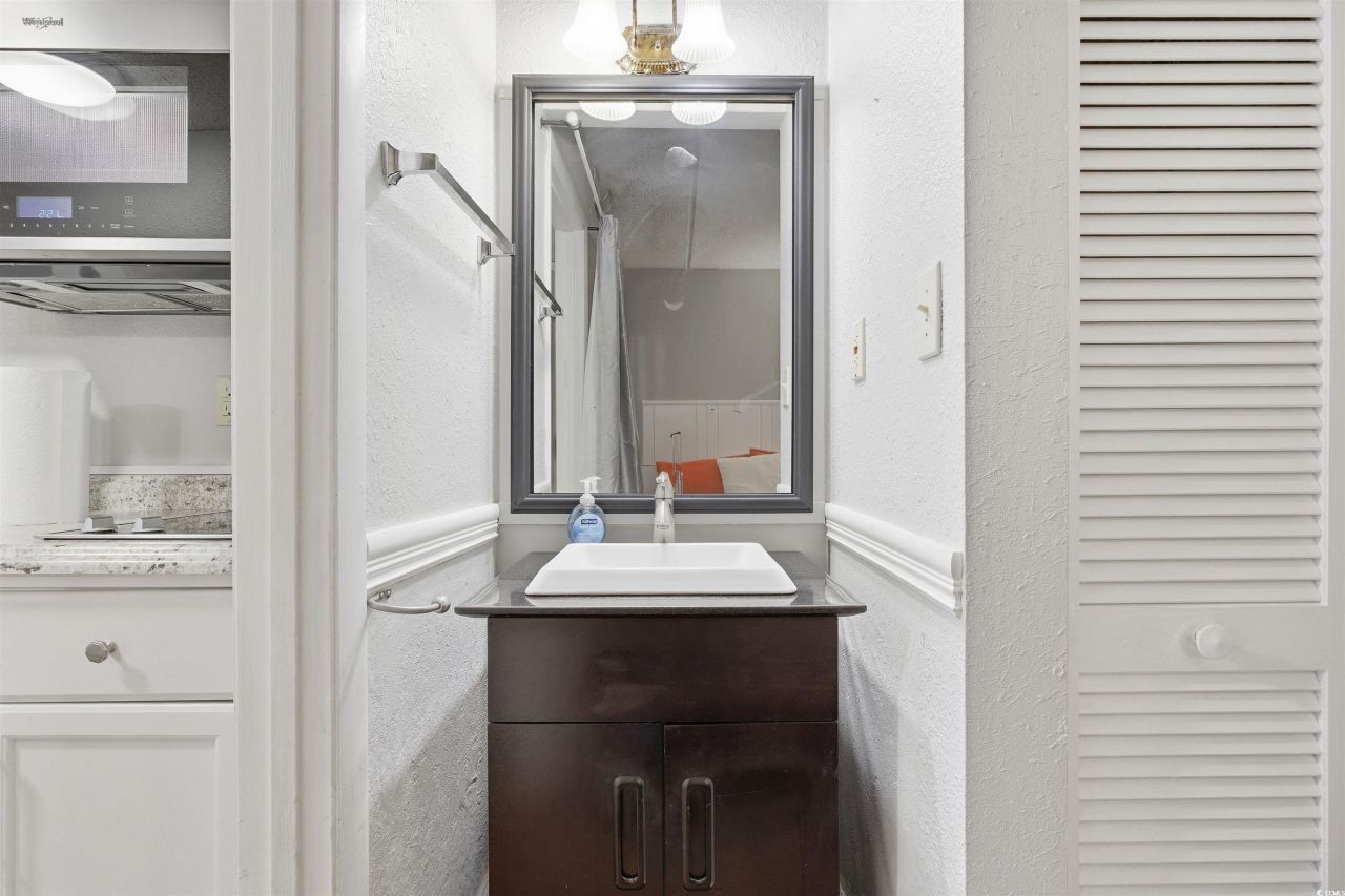 208 74th Ave. N Photo 8