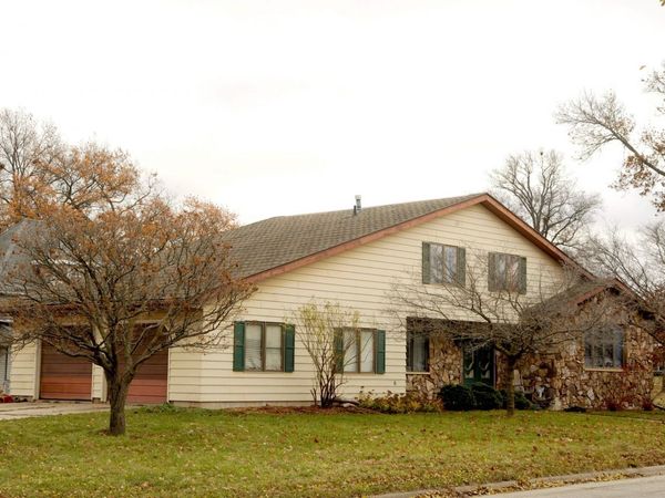 502 7th Street, Aplington, IA 50604