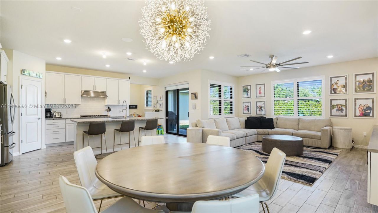 8605 Patron Ln, Lake Worth, FL 33467 Photo