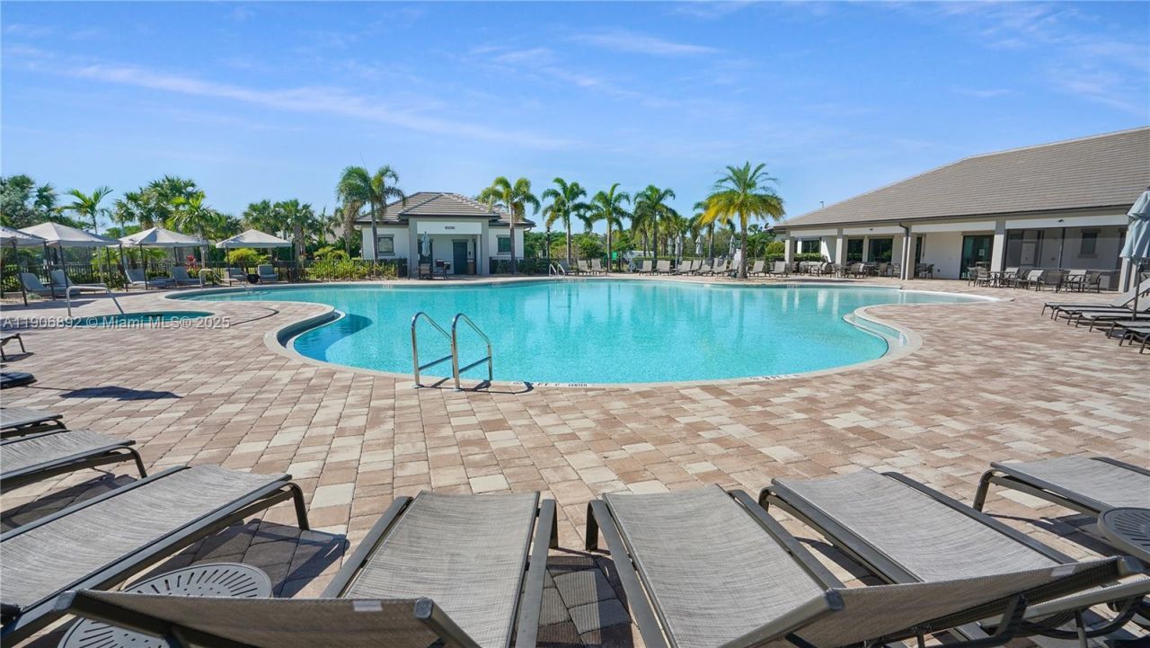 8605 Patron Ln, Lake Worth, FL 33467 Photo