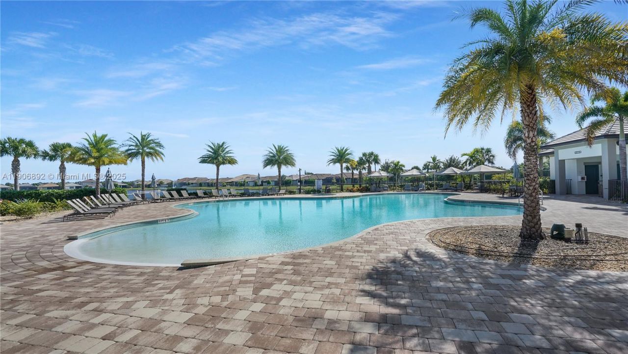 8605 Patron Ln, Lake Worth, FL 33467 Photo