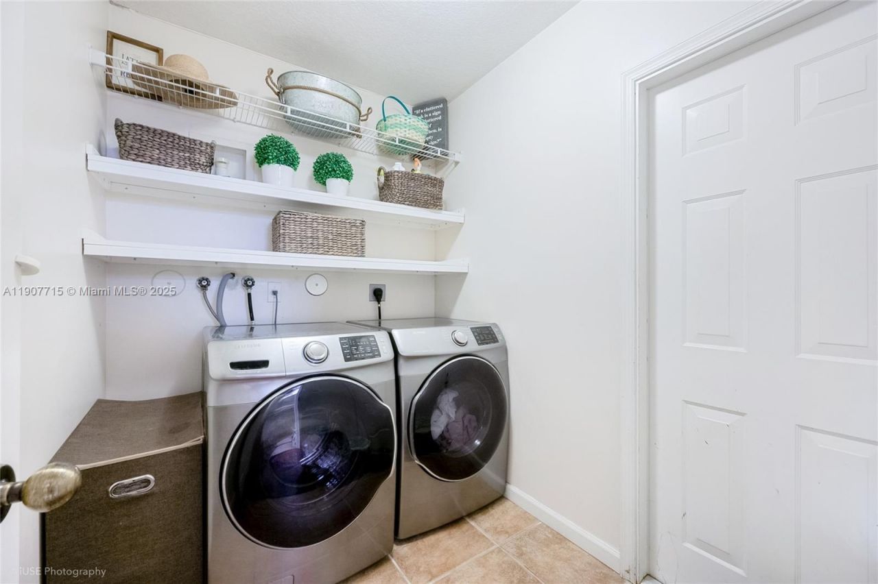 4394 Fox Ridge Dr, Weston, FL 33331 Photo