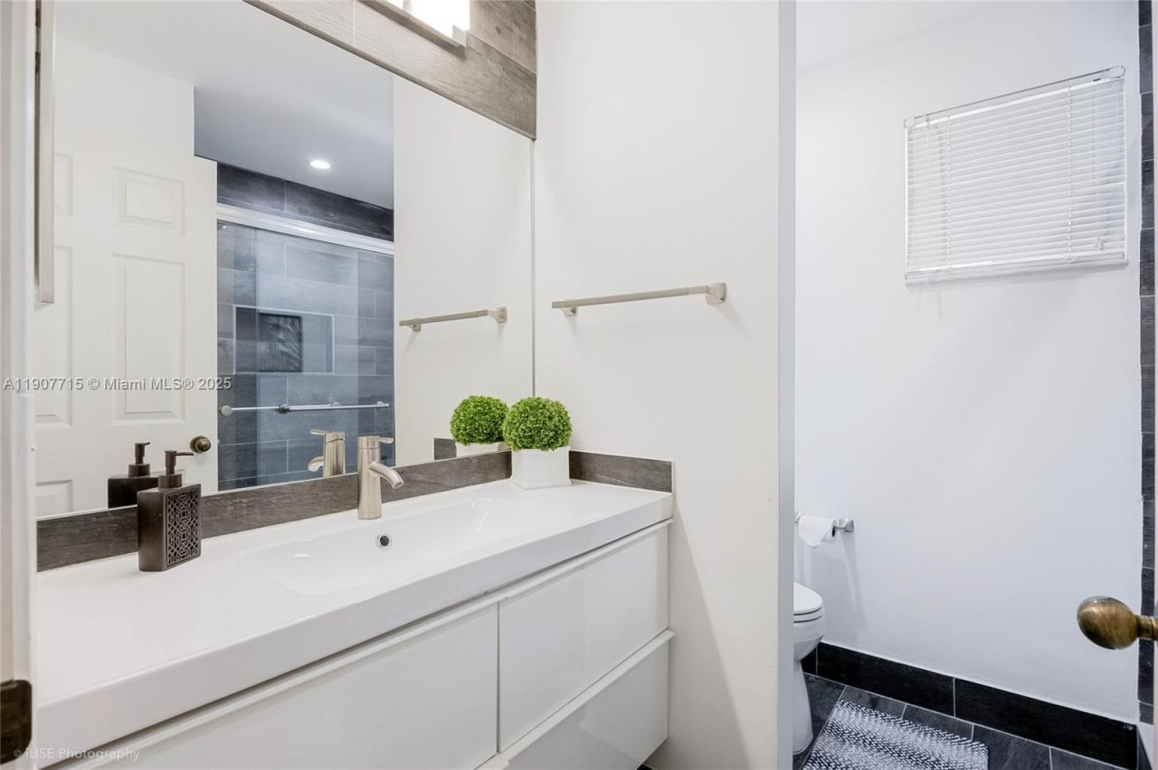 4394 Fox Ridge Dr, Weston, FL 33331 Photo