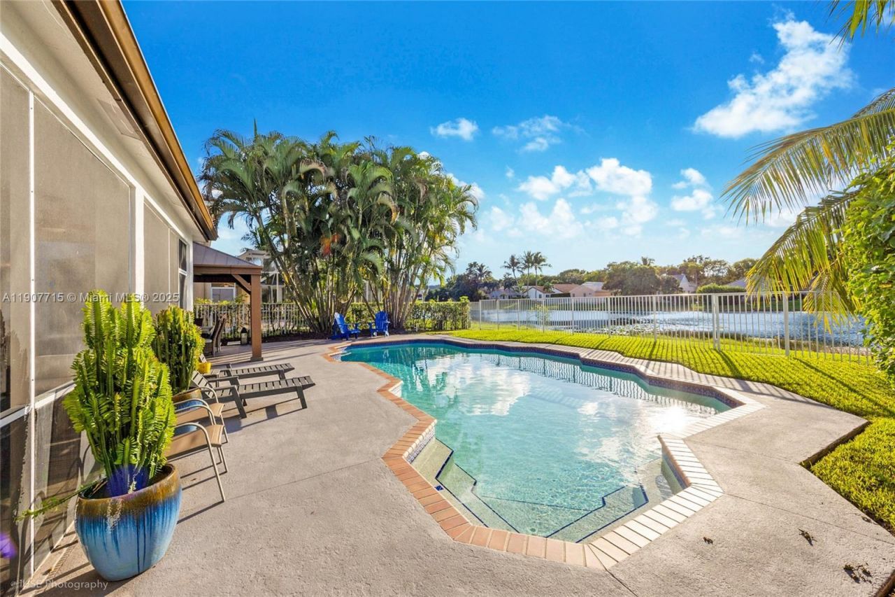 4394 Fox Ridge Dr, Weston, FL 33331 Photo