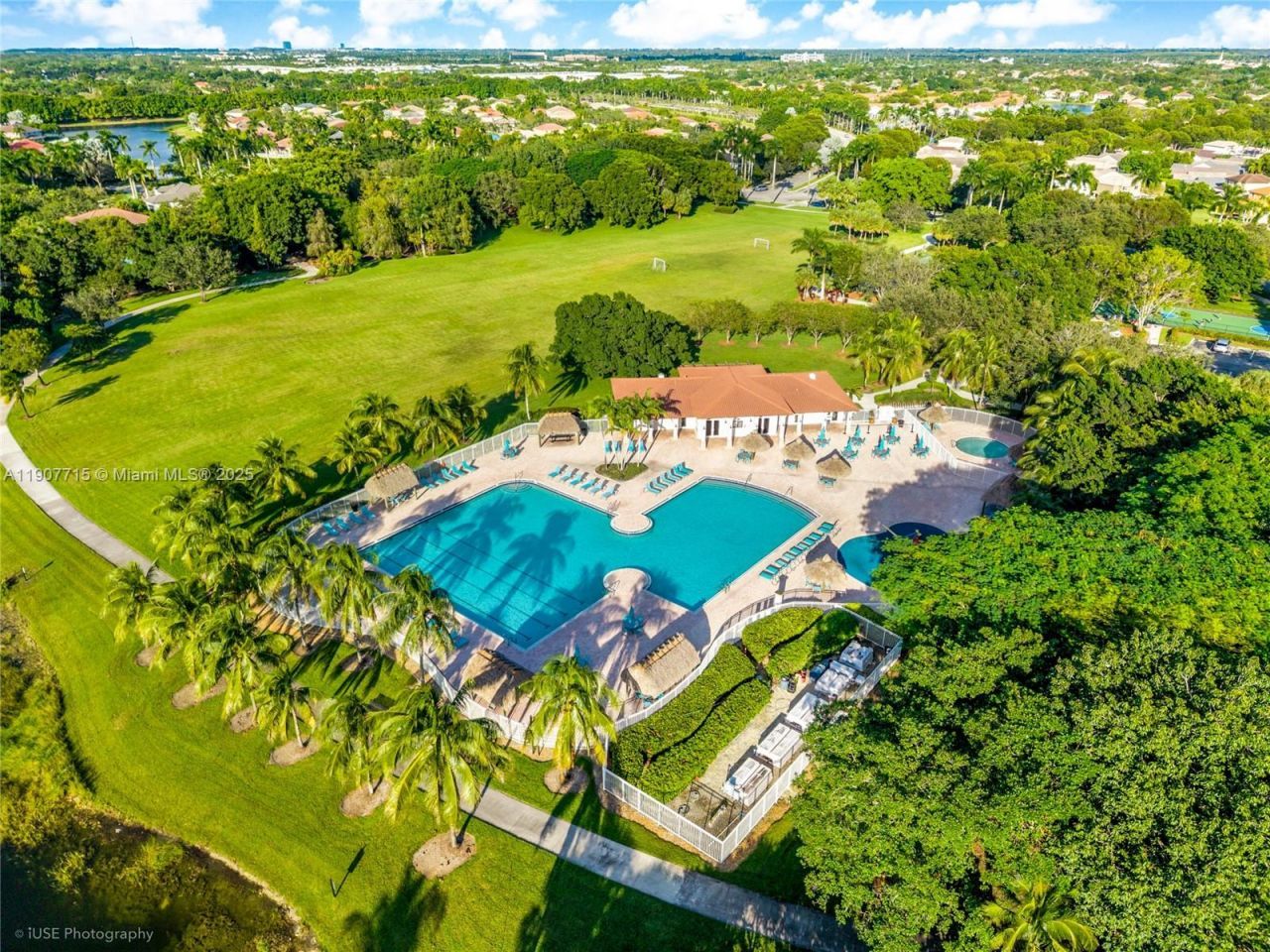 4394 Fox Ridge Dr, Weston, FL 33331 Photo