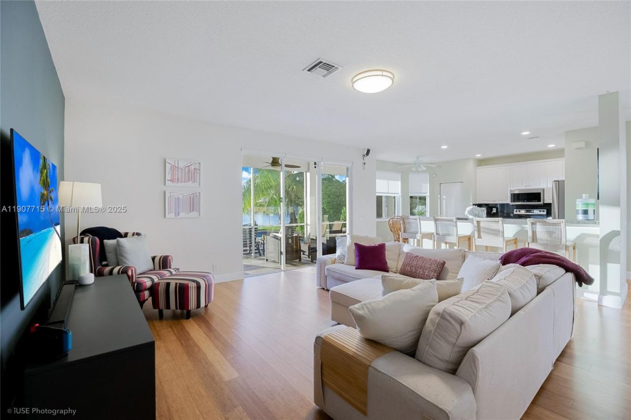 4394 Fox Ridge Dr, Weston, FL 33331 Photo