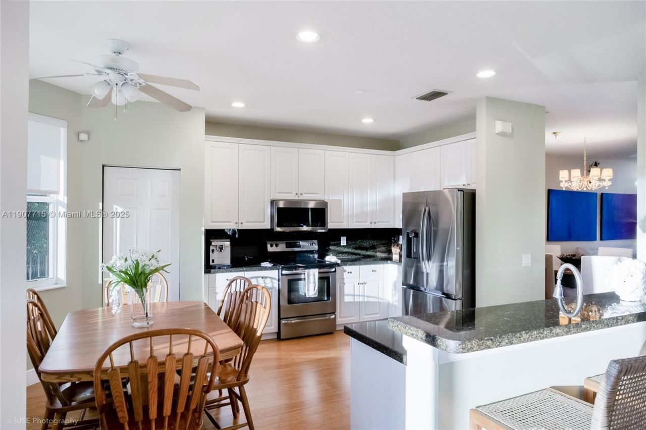 4394 Fox Ridge Dr, Weston, FL 33331 Photo