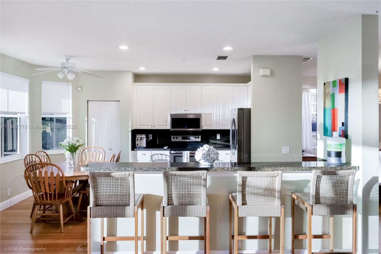 4394 Fox Ridge Dr, Weston, FL 33331 Photo