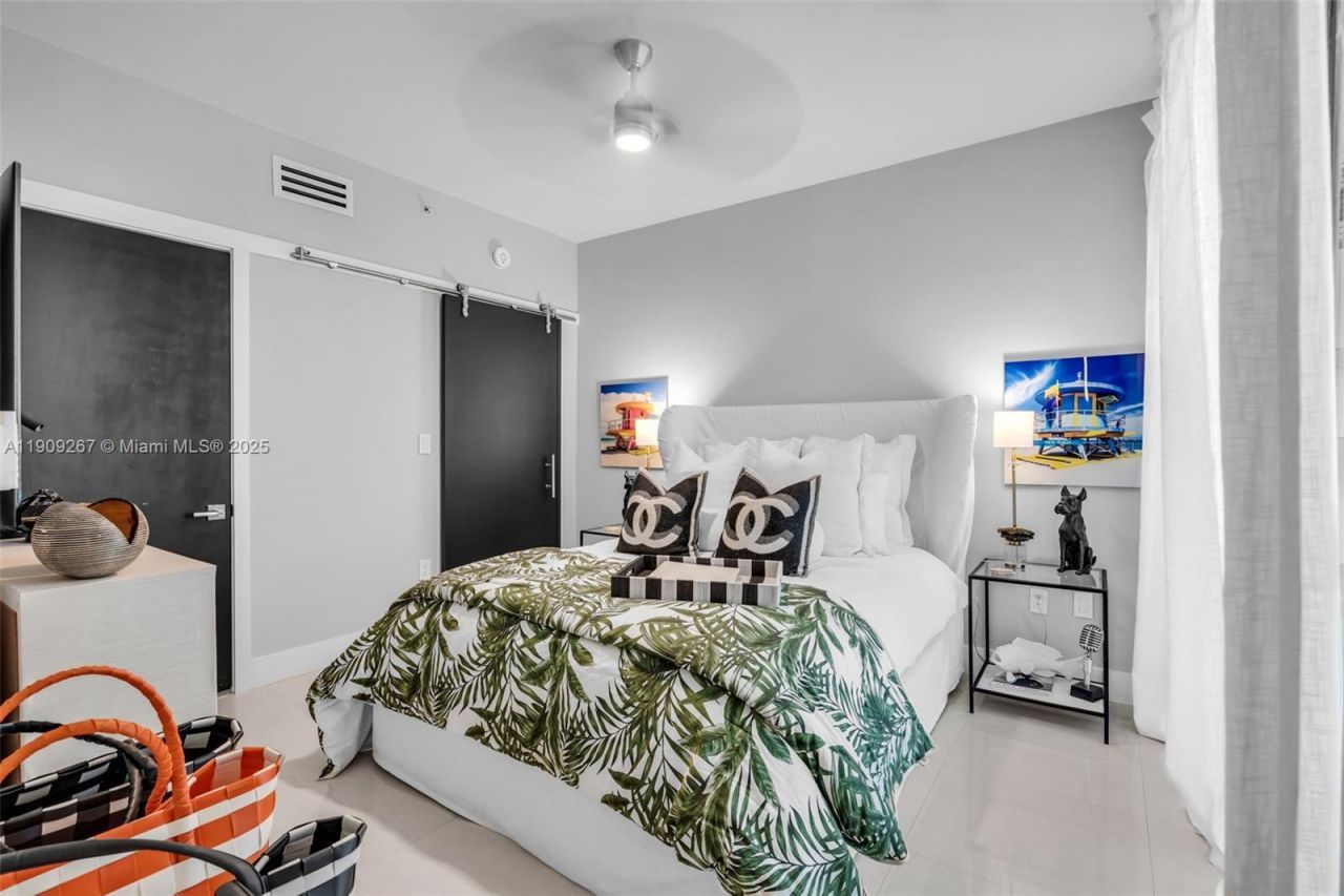 6000 Collins Ave, Unit 134, Miami Beach, FL 33140 Photo