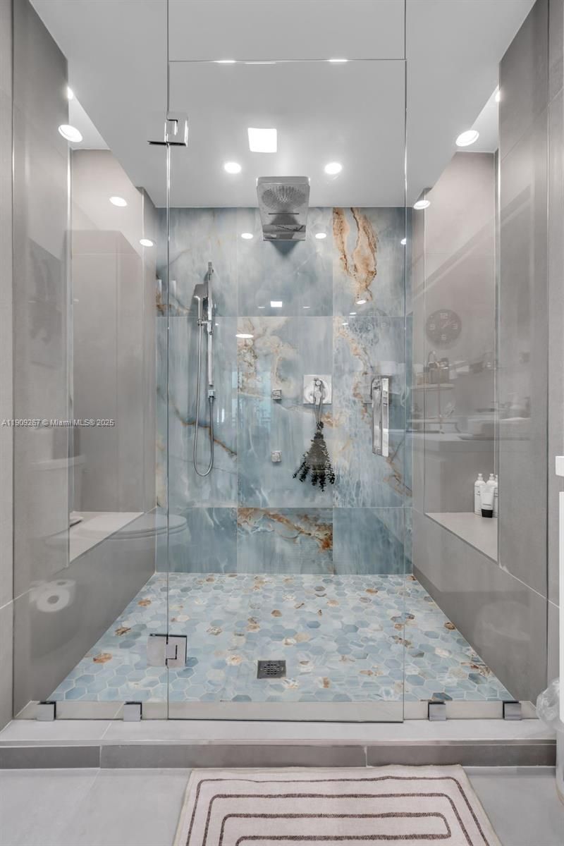 6000 Collins Ave, Unit 134, Miami Beach, FL 33140 Photo