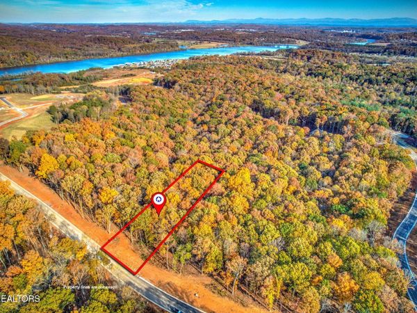 3010 Old Dogwood Tr, Loudon, TN 37774