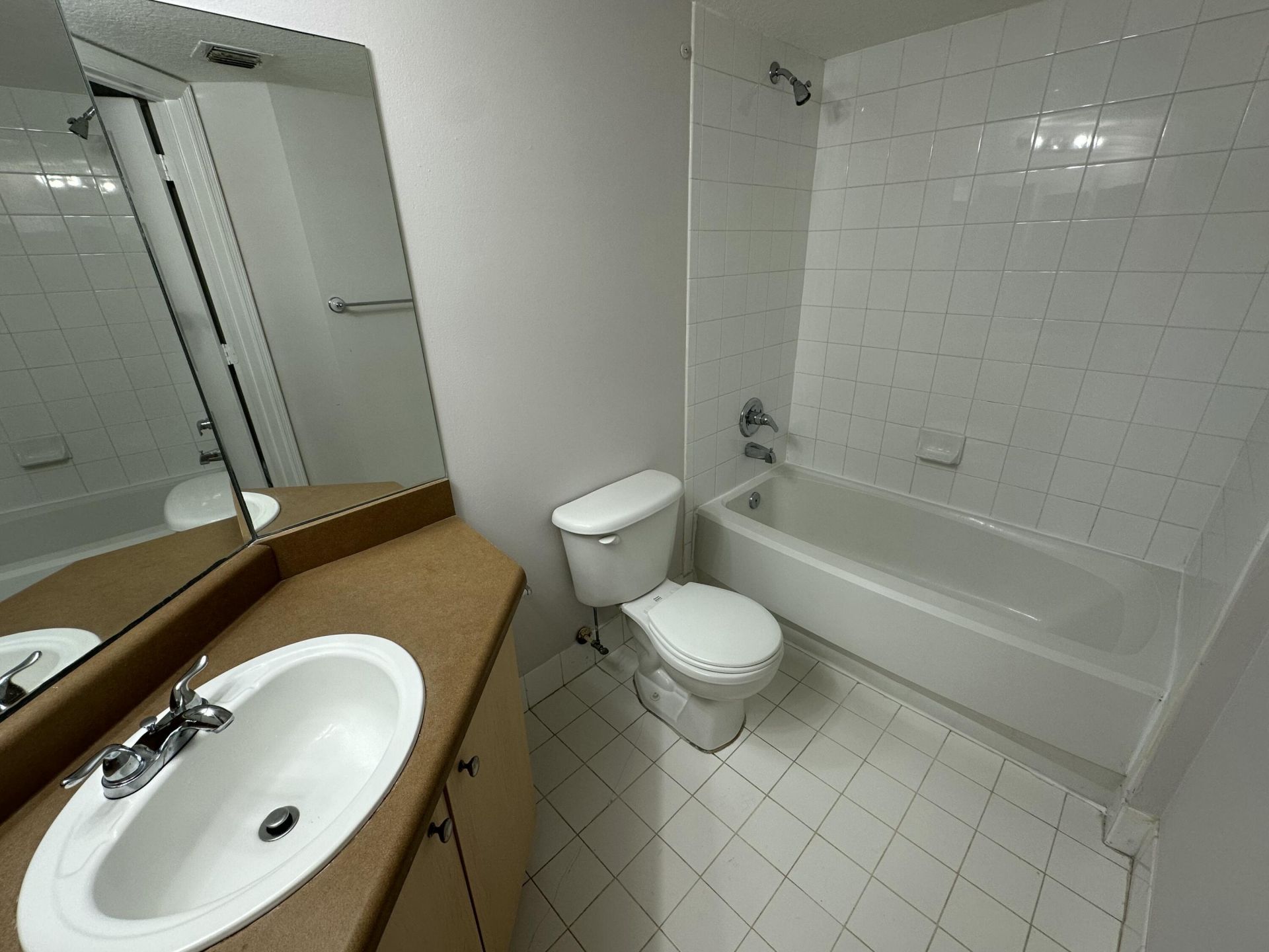 4211 San Marino Boulevard, Unit 304, West Palm Beach, FL 33409 Photo