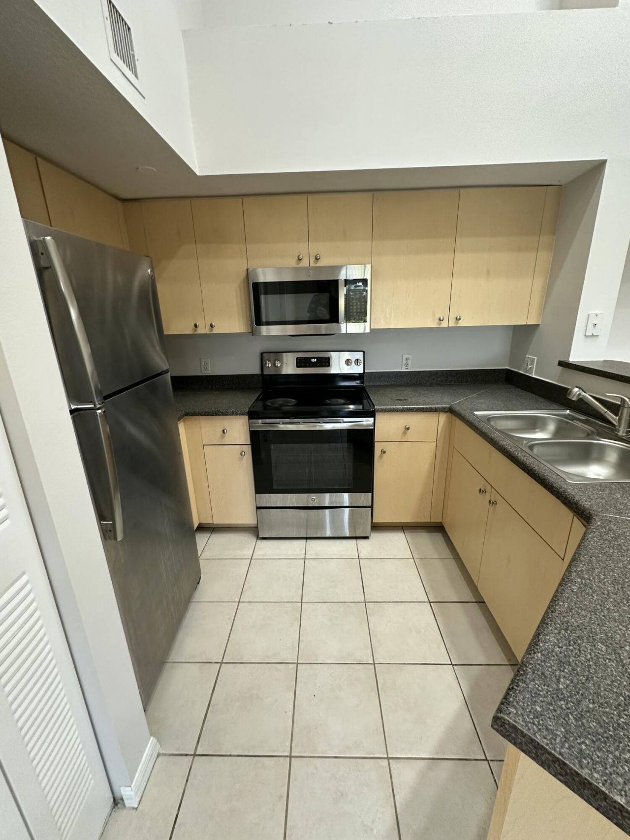 4211 San Marino Boulevard, Unit 304, West Palm Beach, FL 33409 Photo