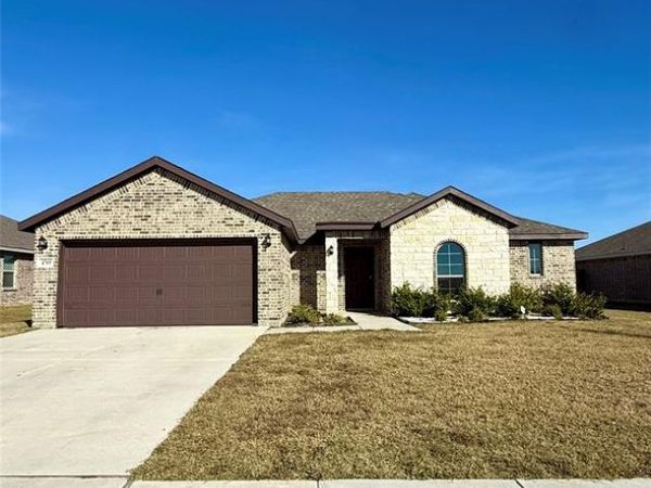 4709 Avion Drive, Sanger, TX 76266