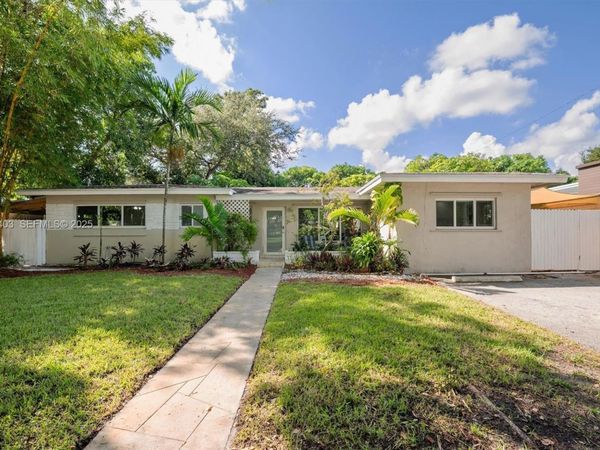 630 NE 175th St, Miami, FL 33162