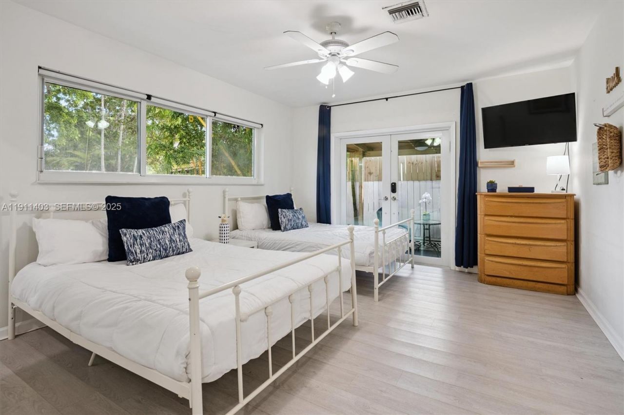 630 NE 175th St, Miami, FL 33162 Photo