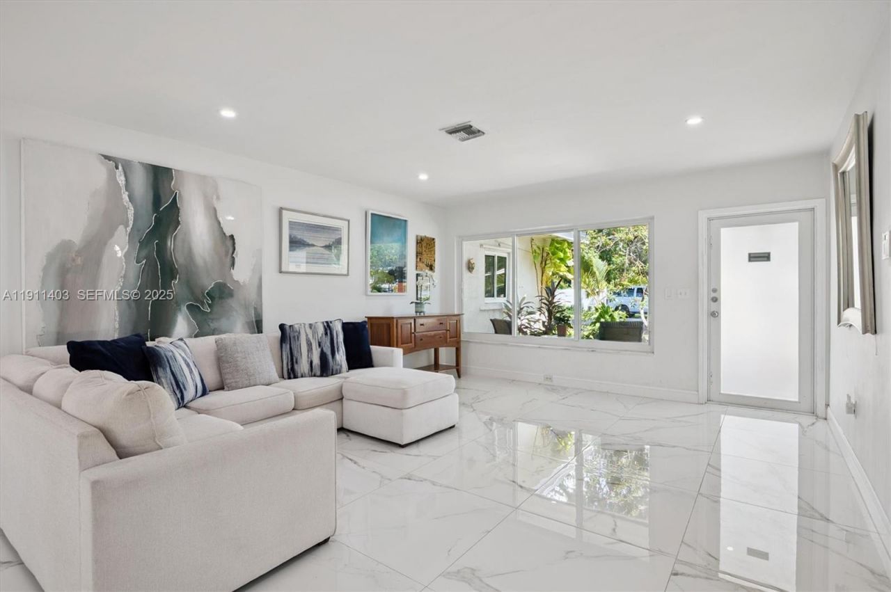 630 NE 175th St, Miami, FL 33162 Photo