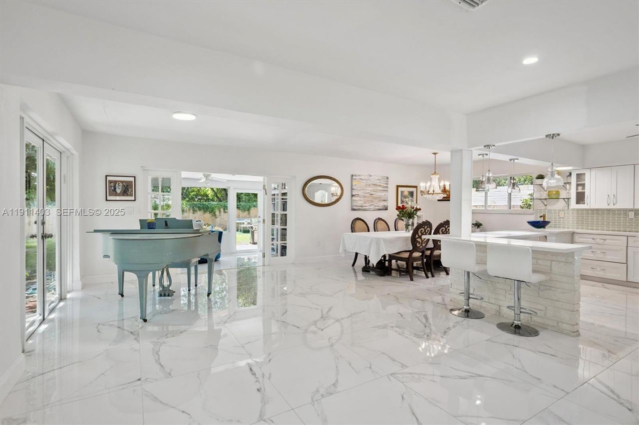 630 NE 175th St, Miami, FL 33162 Photo