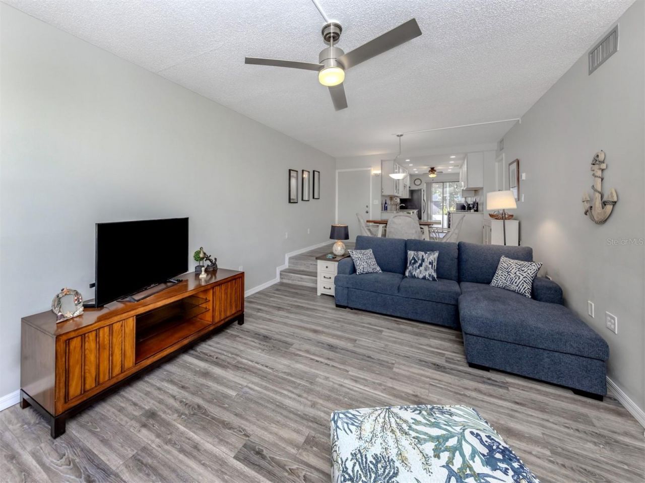 1555 Tarpon Center Drive, Unit 140, Venice, FL 34285 Photo